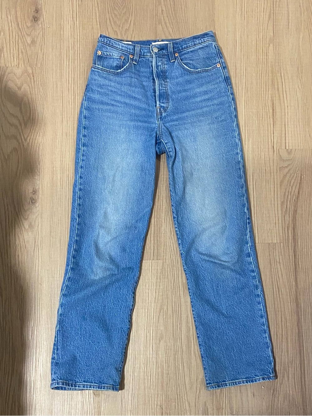 Levi’s High-Rise Straight Leg Jeans in Medium Blue